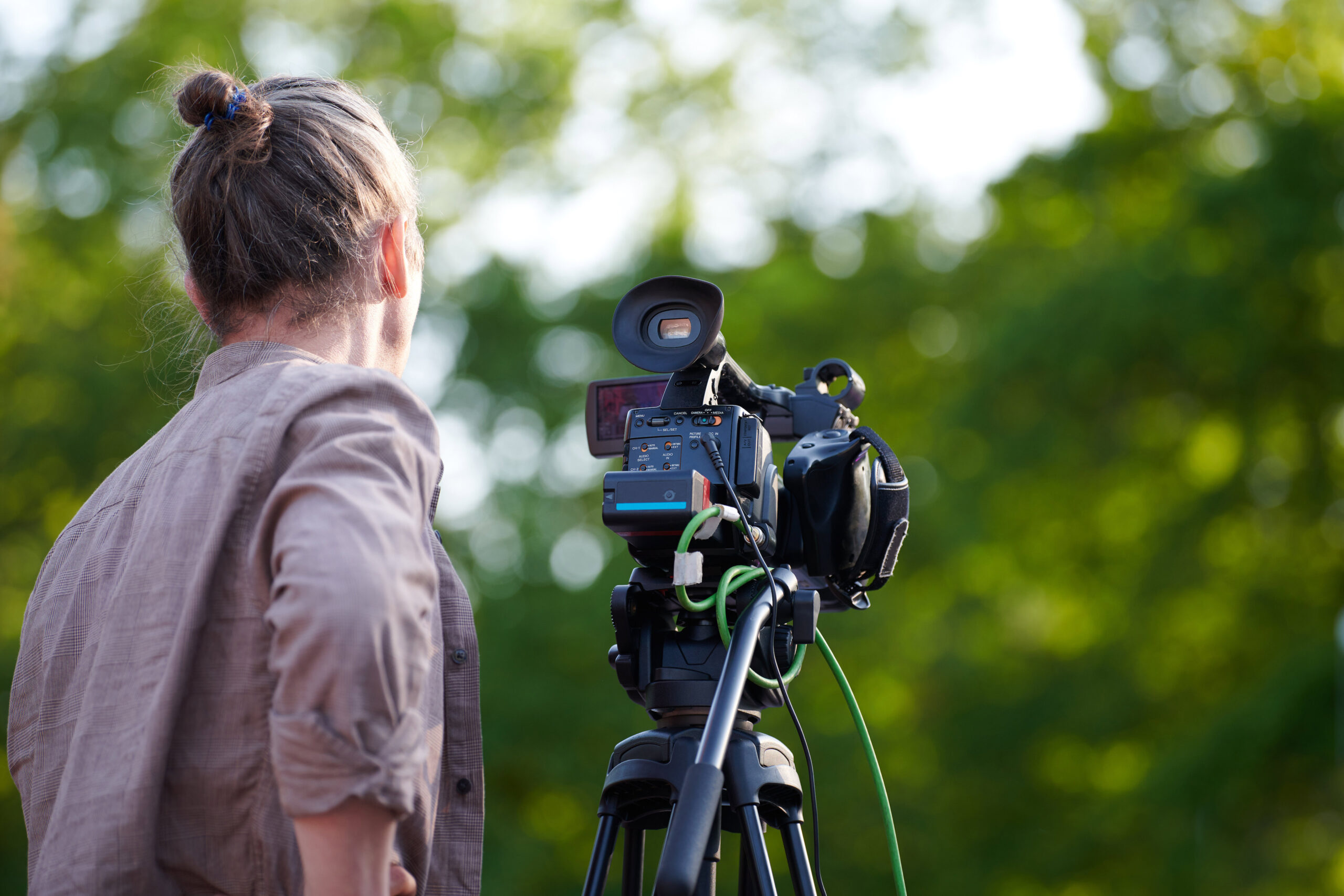 How to Tailor Your Commercial for Maximum Impact on Different Platforms (TV, YouTube, Social Media)